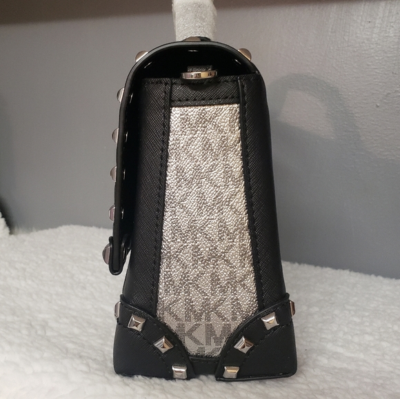 Michael Kors Crossbody - Picture 2 of 5